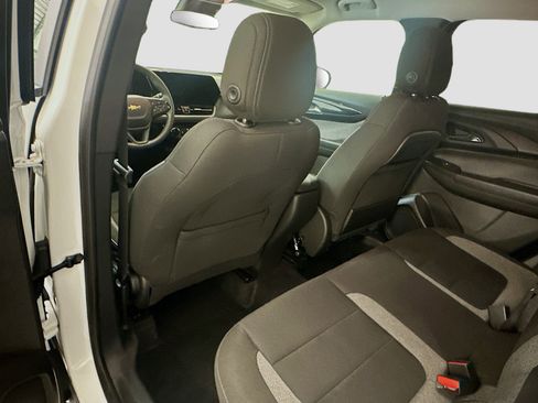 Used 2025 Chevrolet TrailBlazer LT AWD/4WD image 27