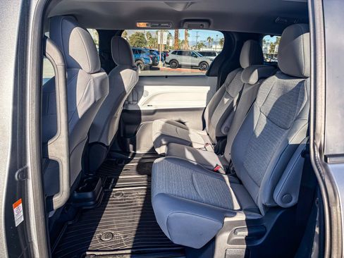 New 2026 Toyota Sienna LE FWD image 21