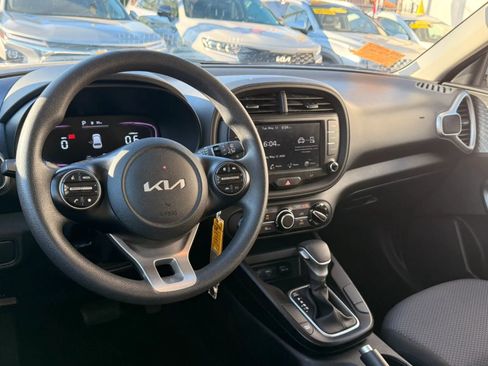 Used 2024 Kia Soul LX w/ Option Group 015 FWD image 17
