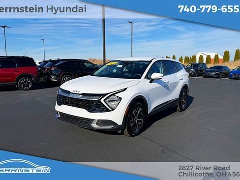 Used 2023 Kia Sportage EX image 3