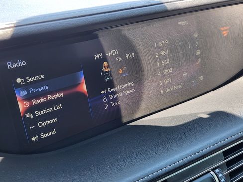 Used 2018 Lexus LS 500 F Sport w/ Accessory Package (Z2) AWD/4WD image 24