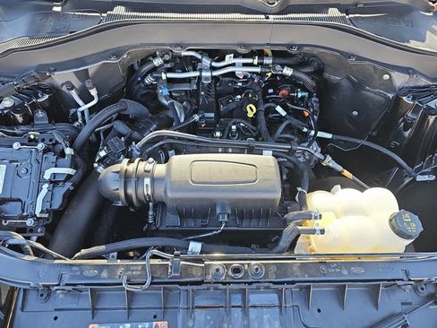 Used 2022 Ford Explorer XLT w/ Equipment Group 202A image 33