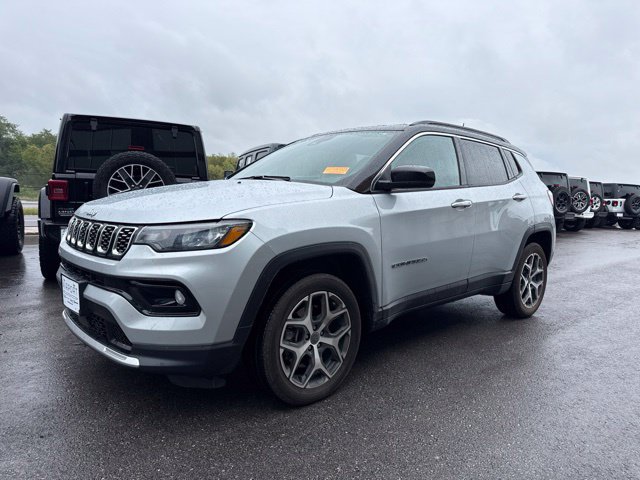 Used 2025 Jeep Compass Limited AWD/4WD image 8