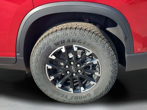 New 2026 Chevrolet Traverse Z71 w/ Enhanced Driving Package AWD/4WD image 18