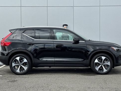 Used 2025 Volvo XC40 B5 Core w/ Protection Package Premier image 6