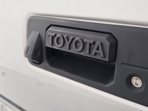 Used 2019 Toyota Tacoma SR5 image 11