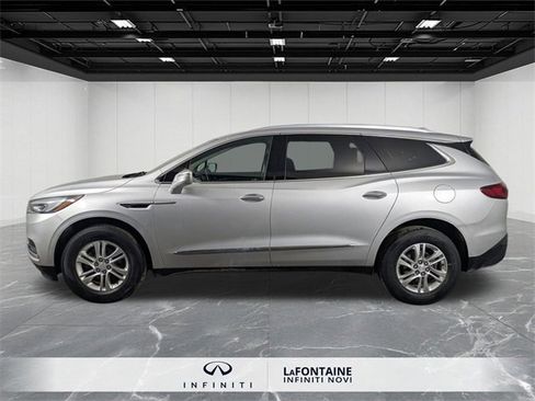 Used 2018 Buick Enclave Essence image 2