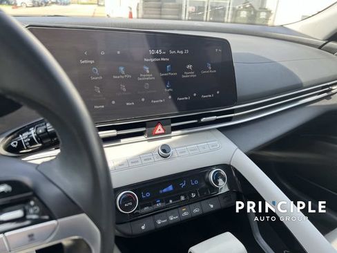 Used 2025 Hyundai Elantra Limited FWD image 22