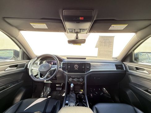 Used 2022 Volkswagen Atlas Cross Sport SE image 6