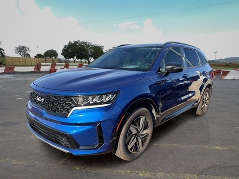 Certified 2022 Kia Sorento S w/ Panoramic Sunroof Package FWD image 5