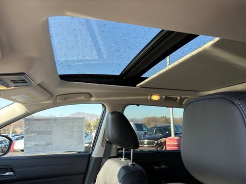 New 2026 Nissan Pathfinder Platinum image 13