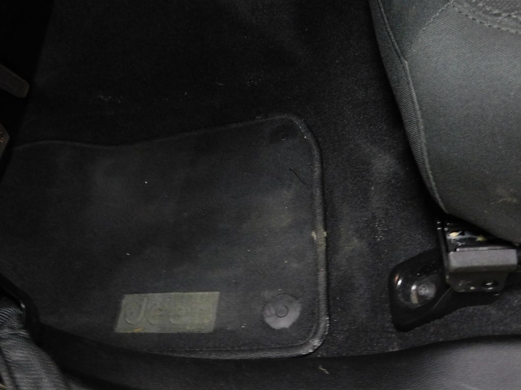 Used 2021 Jeep Wrangler Sport AWD/4WD image 30