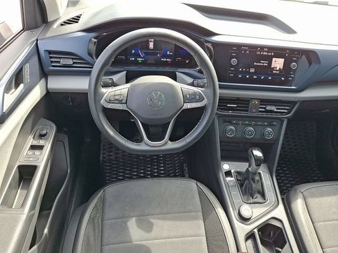 Used 2022 Volkswagen Taos SE AWD/4WD image 12