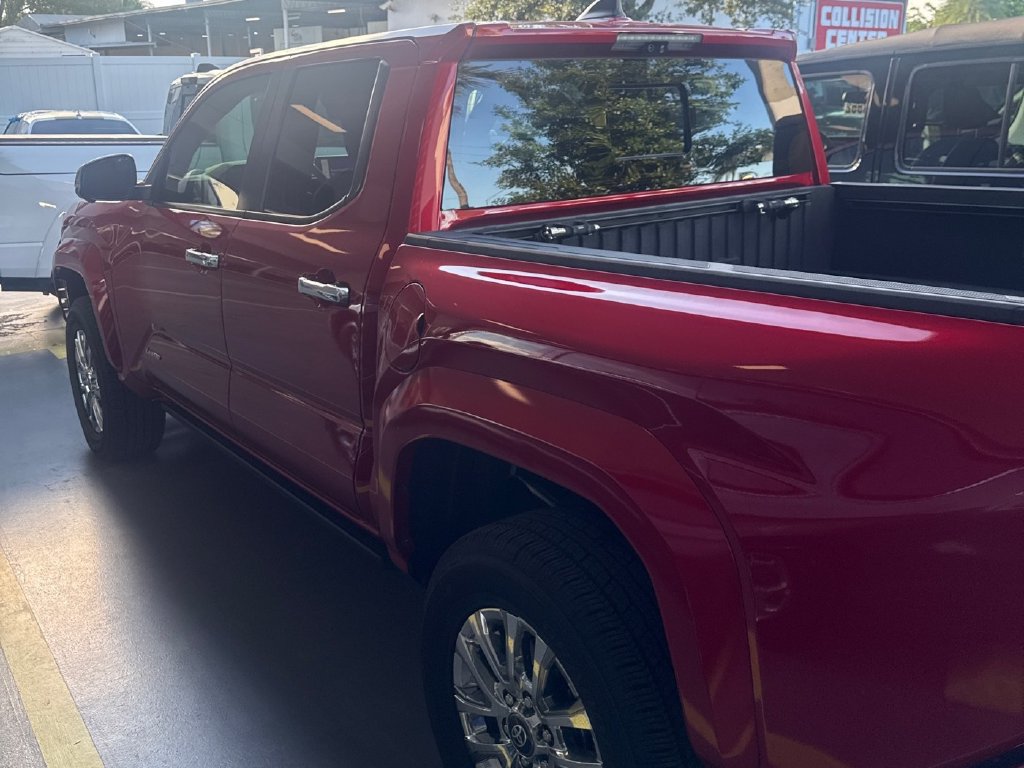 Used 2024 Toyota Tacoma Limited w/ Limited Package (LT) AWD/4WD image 4