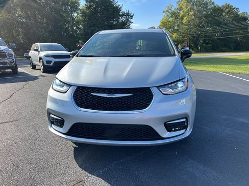 New 2026 Chrysler Pacifica Select image 16