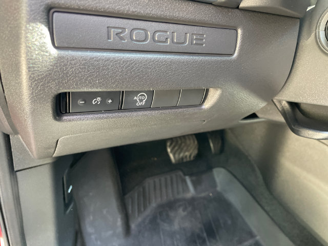 Used 2023 Nissan Rogue S AWD/4WD image 24