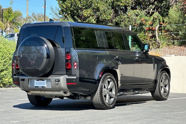Certified 2025 Land Rover Defender 130 X-Dynamic SE AWD/4WD image 5