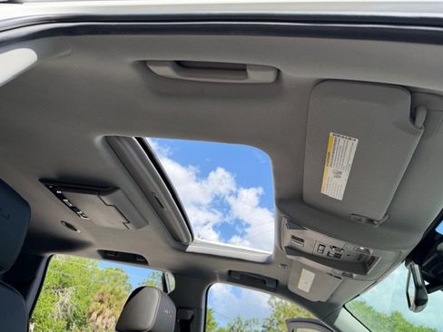 Used 2020 GMC Yukon XL Denali w/ Denali Ultimate Package image 21