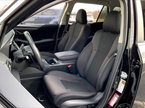 Used 2024 Subaru Outback Premium image 21