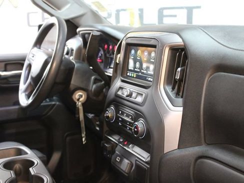 Used 2019 Chevrolet Silverado 1500 Custom w/ Custom Value Package AWD/4WD image 10