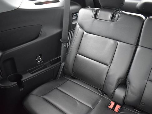 Used 2022 Ford Explorer Limited image 29