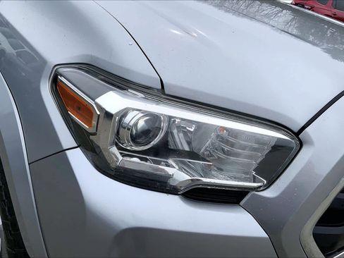 Used 2018 Toyota Tacoma SR5 image 27