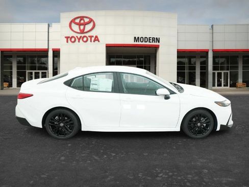 New 2026 Toyota Camry SE FWD image 17