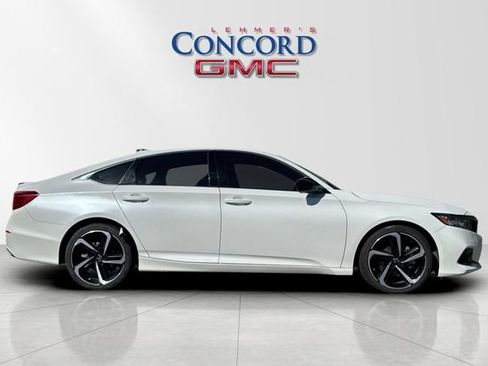 Used 2022 Honda Accord Sport image 3