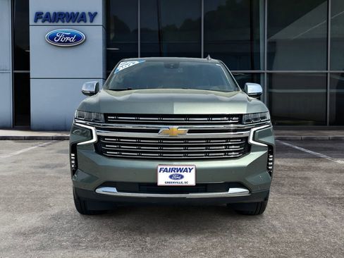 Used 2023 Chevrolet Suburban Premier image 3