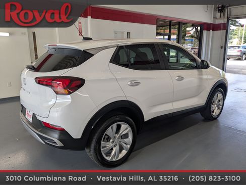 Used 2025 Buick Encore GX Preferred AWD/4WD image 4