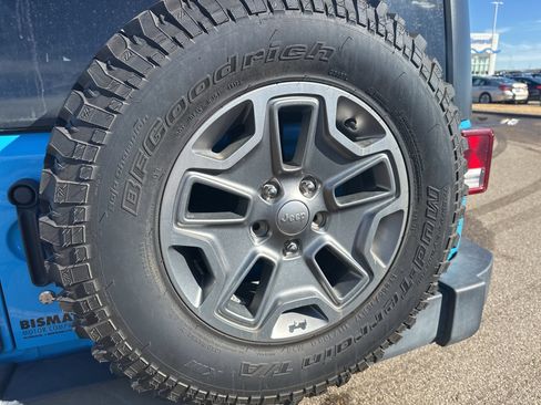Used 2018 Jeep Wrangler Unlimited Rubicon w/ Cold Weather Group AWD/4WD image 6