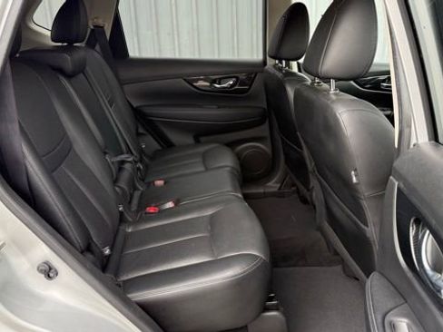 Used 2017 Nissan Rogue SL AWD/4WD image 29