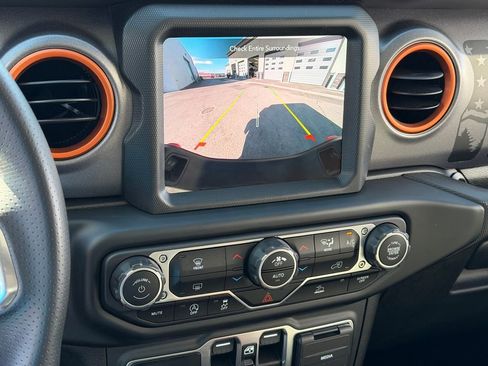 Certified 2023 Jeep Gladiator Mojave AWD/4WD image 17