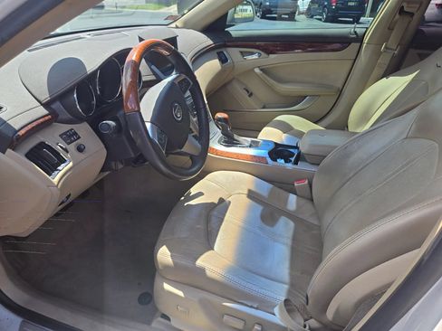 Used 2011 Cadillac CTS Luxury RWD image 9