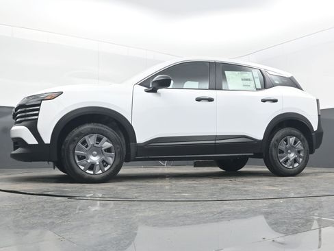 New 2026 Nissan Kicks S image 24