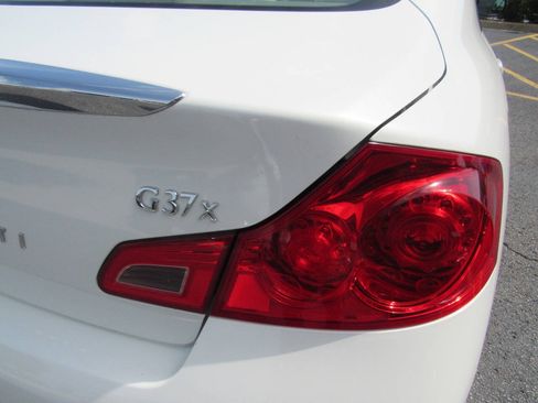 Used 2011 INFINITI G37 x Sedan w/ Premium Pkg AWD/4WD image 13