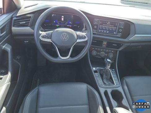 Used 2022 Volkswagen Jetta SE image 10