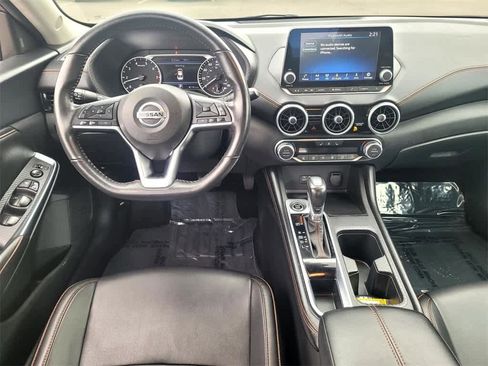 Used 2023 Nissan Sentra SR w/ SR Premium Package image 13