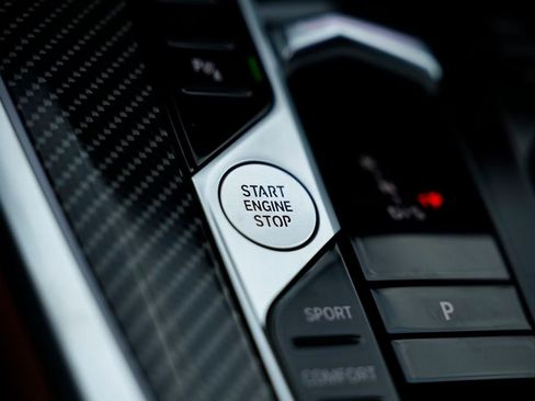 New 2026 BMW X5 M60i w/ Climate Comfort Package image 40