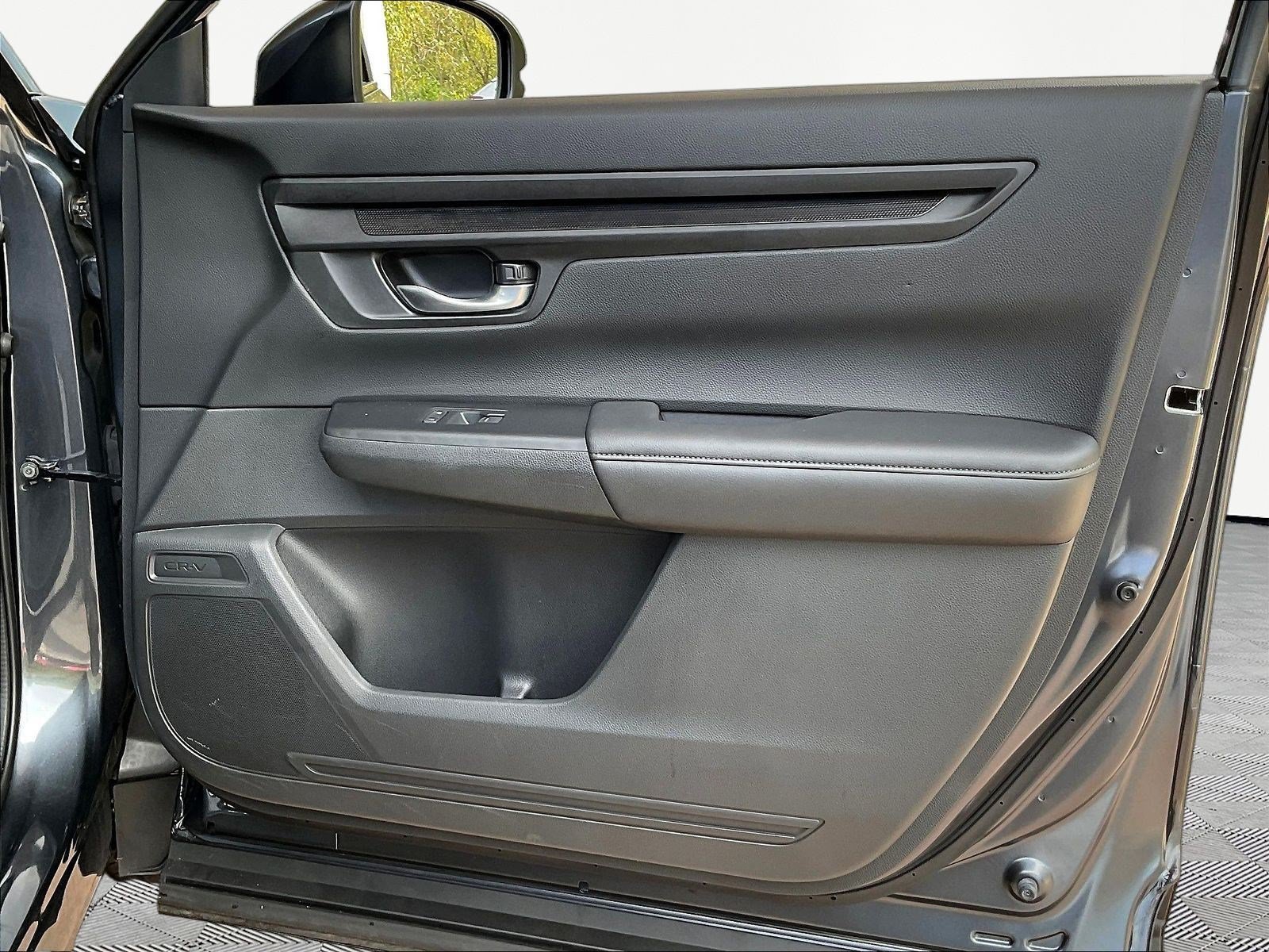 Used 2024 Honda CR-V LX image 27