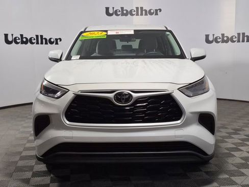 Used 2023 Toyota Highlander L image 2