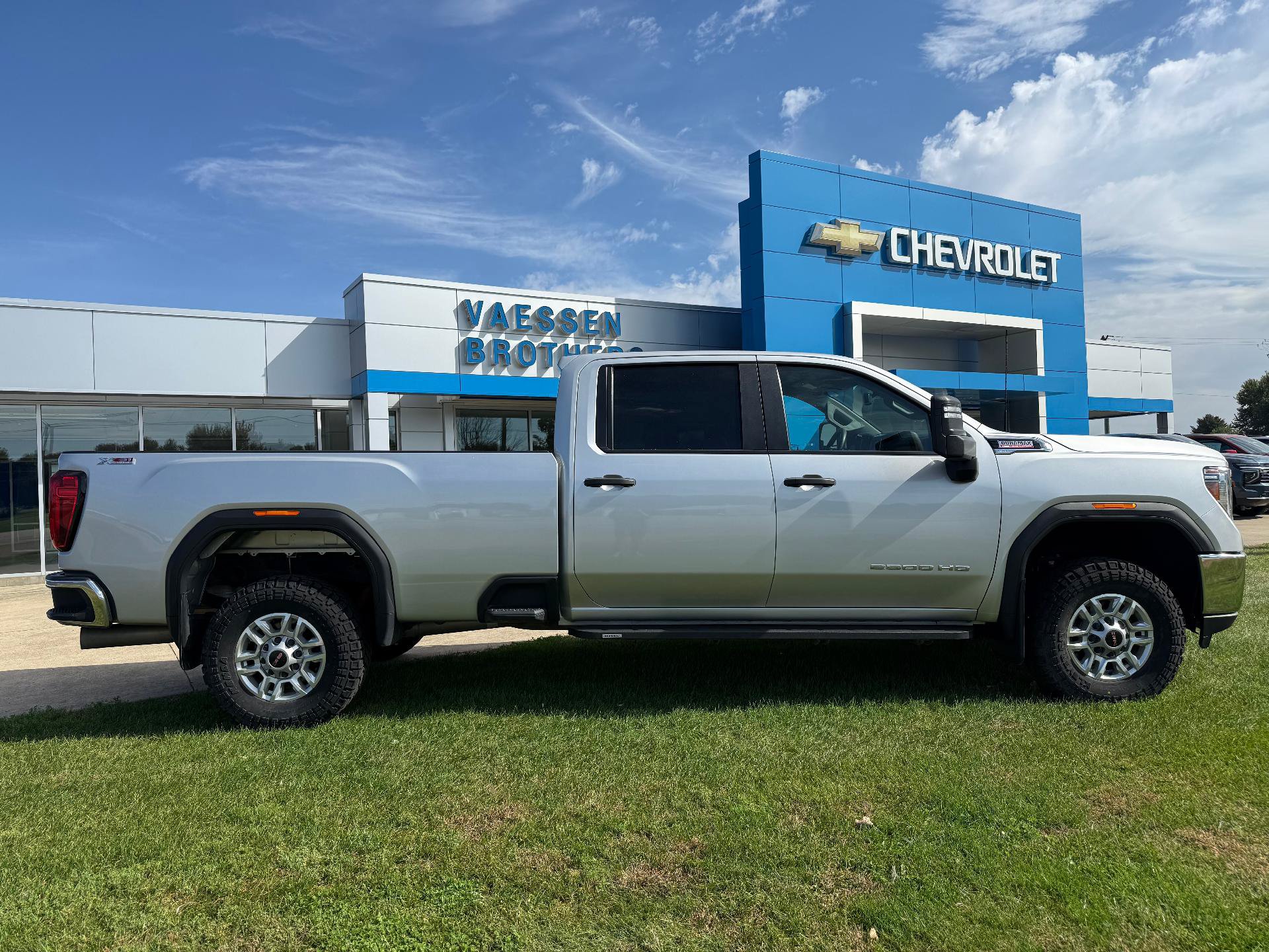 Used 2023 GMC Sierra 2500 Pro w/ Gooseneck/5TH Wheel Package AWD/4WD image 7
