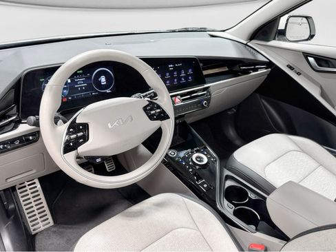 Used 2024 Kia Niro Wave w/ Wave Preserve Package FWD image 17