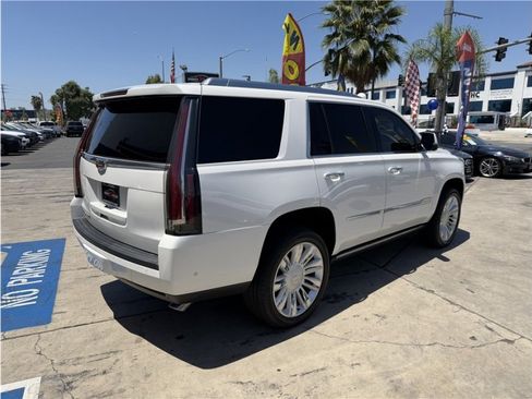 Used 2017 Cadillac Escalade Platinum RWD image 6