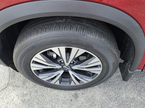 Used 2023 Nissan Rogue SV w/ SV Premium B Package image 18