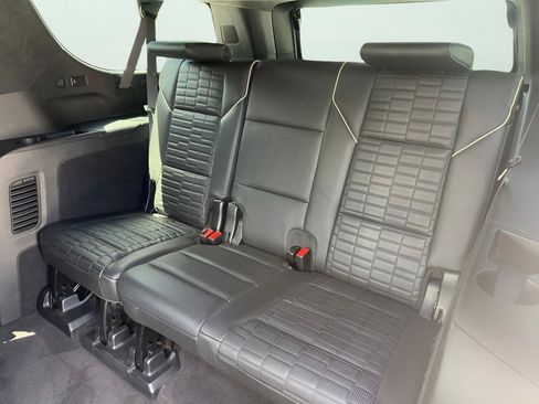 Used 2023 Cadillac Escalade ESV Sport Platinum w/ LPO, ONYX Package AWD/4WD image 18