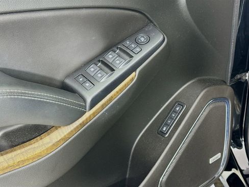 Used 2018 GMC Yukon Denali w/ Denali Ultimate Package image 18