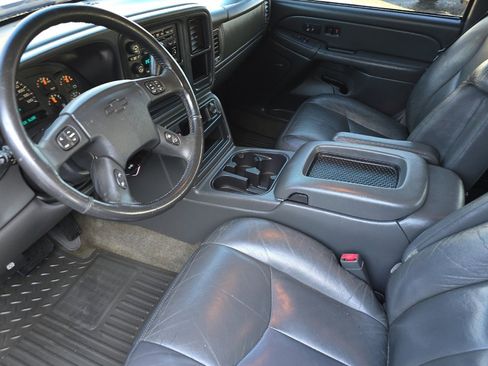 Used 2004 Chevrolet Silverado 3500 LT w/ Heavy-Duty Power Package image 7