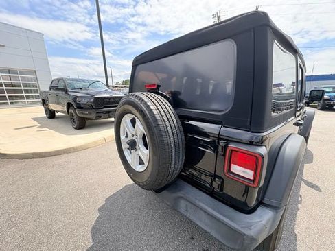 Used 2022 Jeep Wrangler Unlimited Sport AWD/4WD image 5