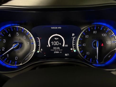 Certified 2024 Chrysler Pacifica Pinnacle image 14